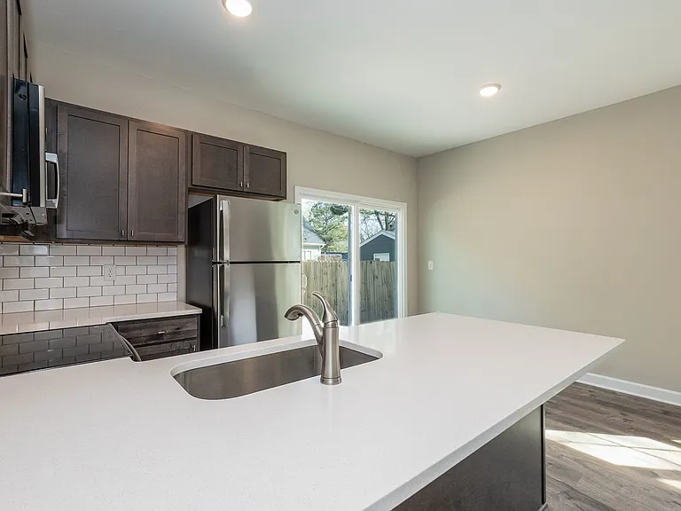 426 N Allen Rd — Photo 12