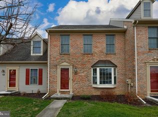 140 Pointe Ridge Dr, York, PA 17402