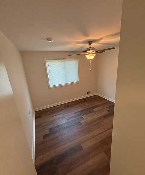 4404 Banks Pl NE — Photo 6