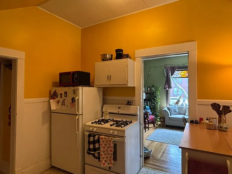 427 6th St SE — Photo 8