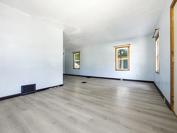 3rd image of 2930 Lapey St