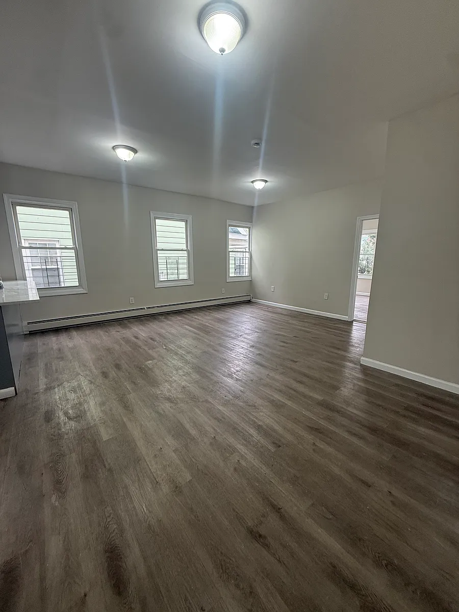 Building Photo - 22 Goodwin Ave #2A