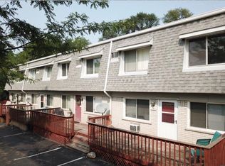 142 Ladd Rd, Walled Lake, MI 48390