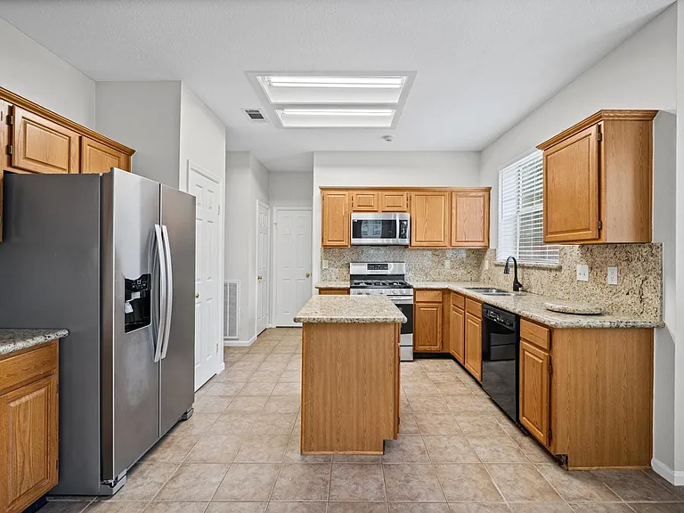 7 Grey Birch Pl — Photo 13