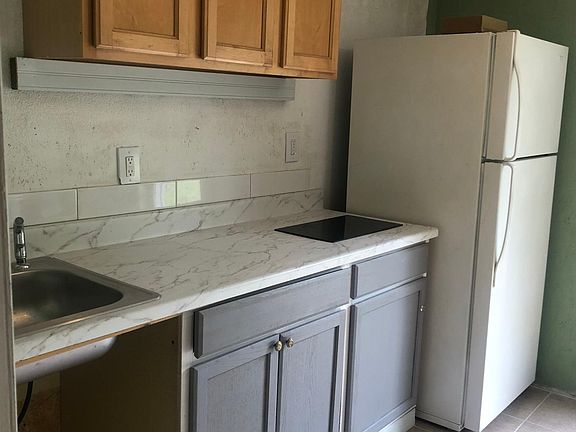 5th image of 2508 N Beaumont Ave #1