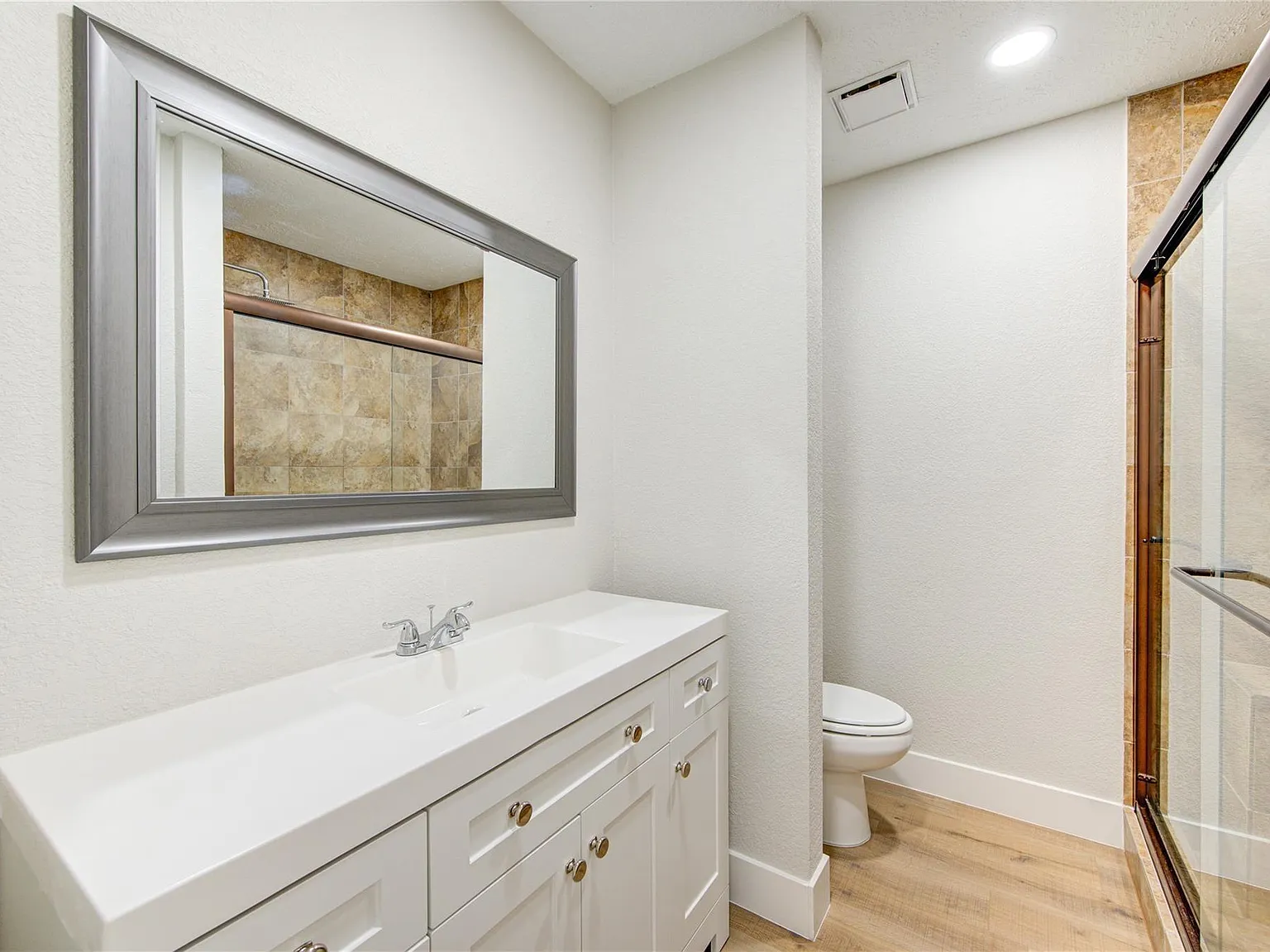3 bed, 2.0 bath, 1406 sqft, $2,350 — Photo 4
