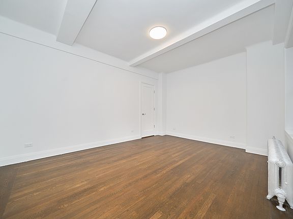 4th image of 600 W 111th St #4G1
