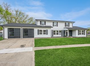 8127 N Brockton Ct, Hanover Park, IL