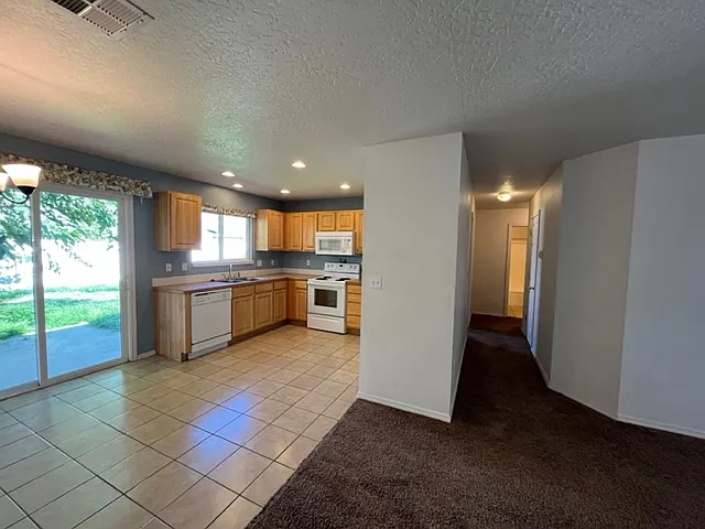 13834 Mesa St — Photo 5