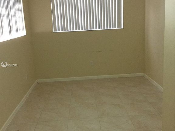 5th image of 2480 NE 215th St