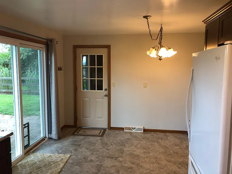 7336 Kyles Station Rd — Photo 9