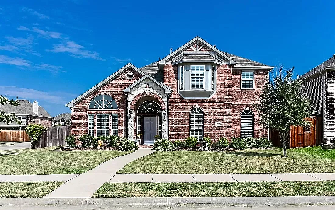 1318 Plum Valley Dr — Photo 1