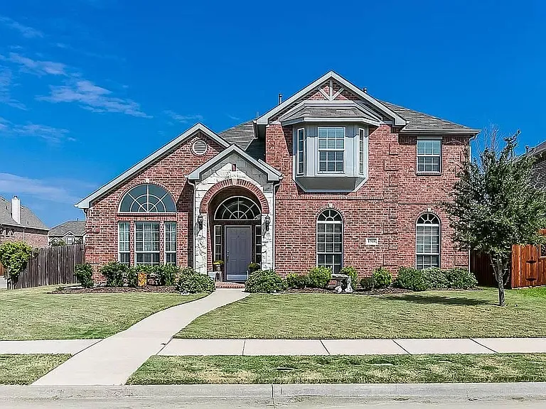 1318 Plum Valley Dr — Photo 1