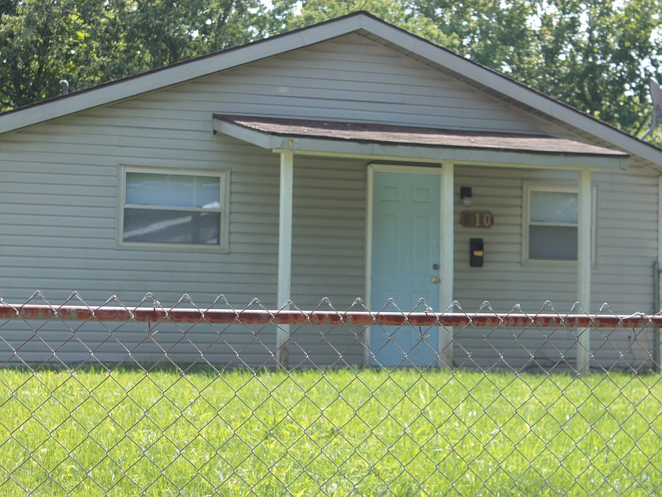 2nd image of 610 N Monroe St