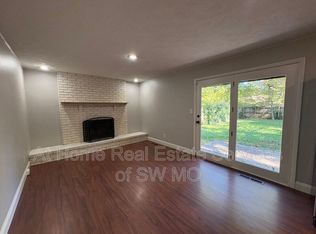 858 S Cavalier Dr, Springfield, MO 65802