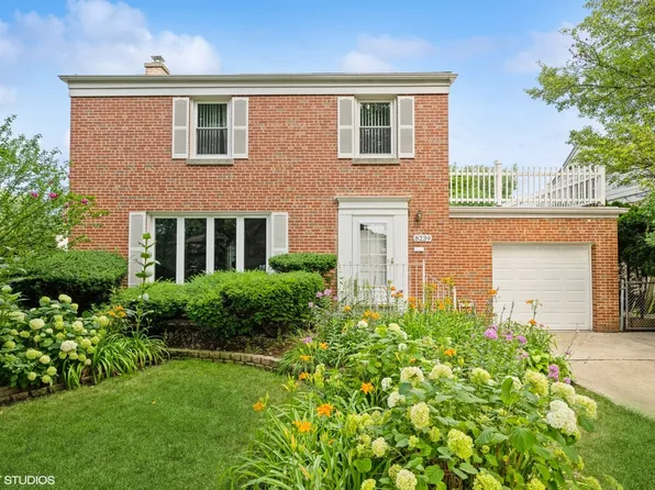8239 Tripp Ave, Skokie, IL 60076