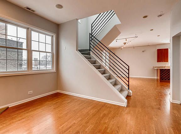 4th image of 2026 W Grand Ave APT E