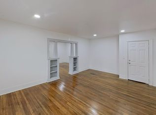 902 Oak St APT 3, Wyandotte, MI 48192