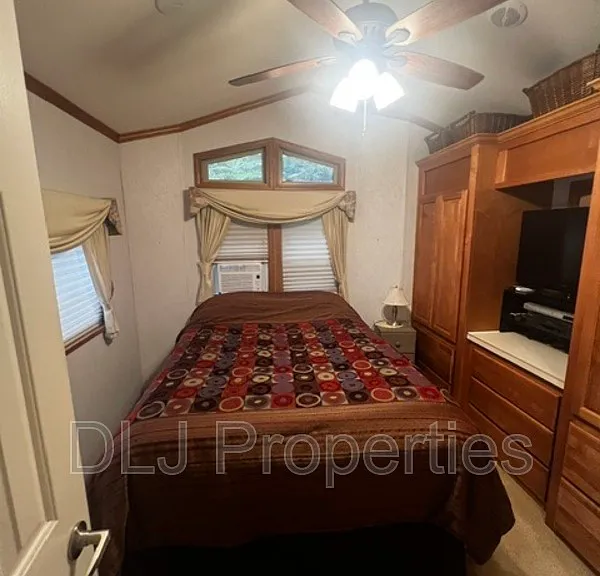 110 Edgewood Way — Photo 6