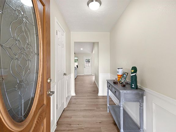 5th image of 1922 Crooked Creek Ln