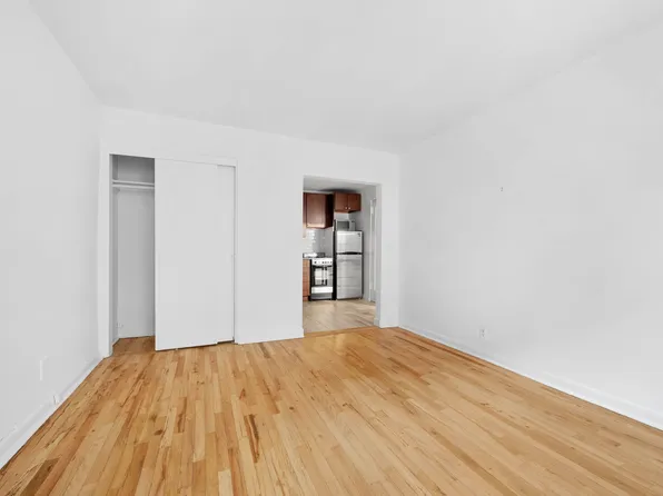 240 East 30th Street image 5 of 9