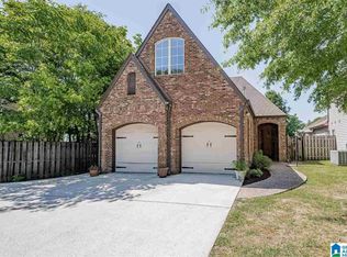 525 Cahaba Manor Ln, Pelham, AL 35124