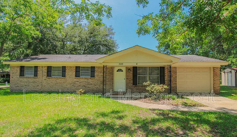 305 Millcreek Dr — Photo 1