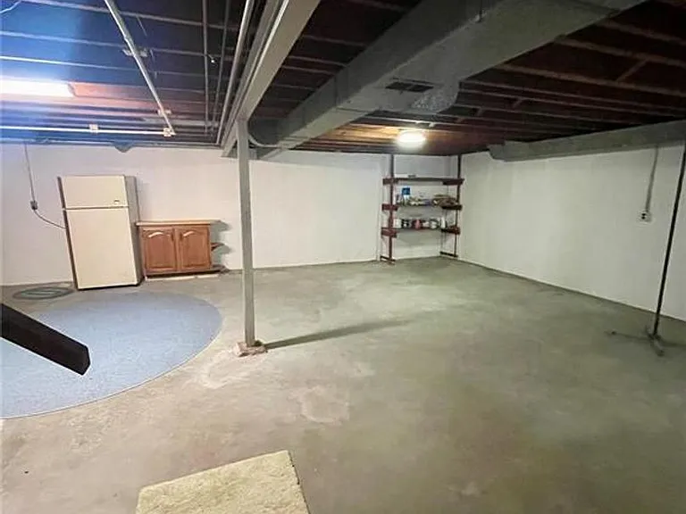8501 Grantshire Ln — Photo 18