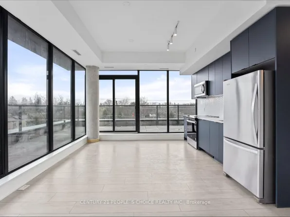 1614 Charles St #Penthouse 517, Whitby, ON L1N 0P4
