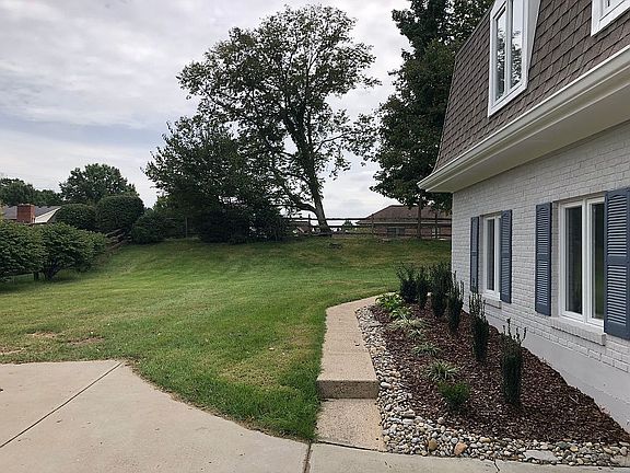 5th image of 2449 Cecilia Dr