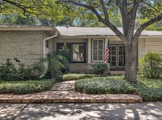 420 S Vandiver Rd, Terrell Hills, TX 78209