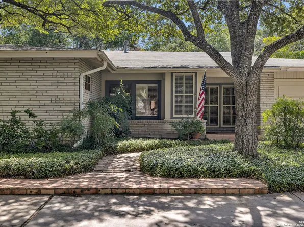 420 S Vandiver Rd, Terrell Hills, TX 78209