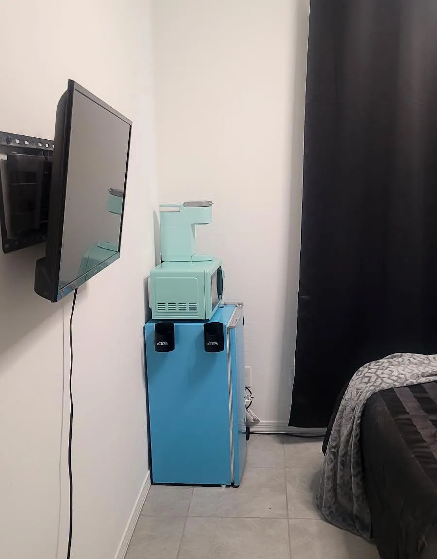 3 bed, 2.0 bath, 1800 sqft, $905 — Photo 3