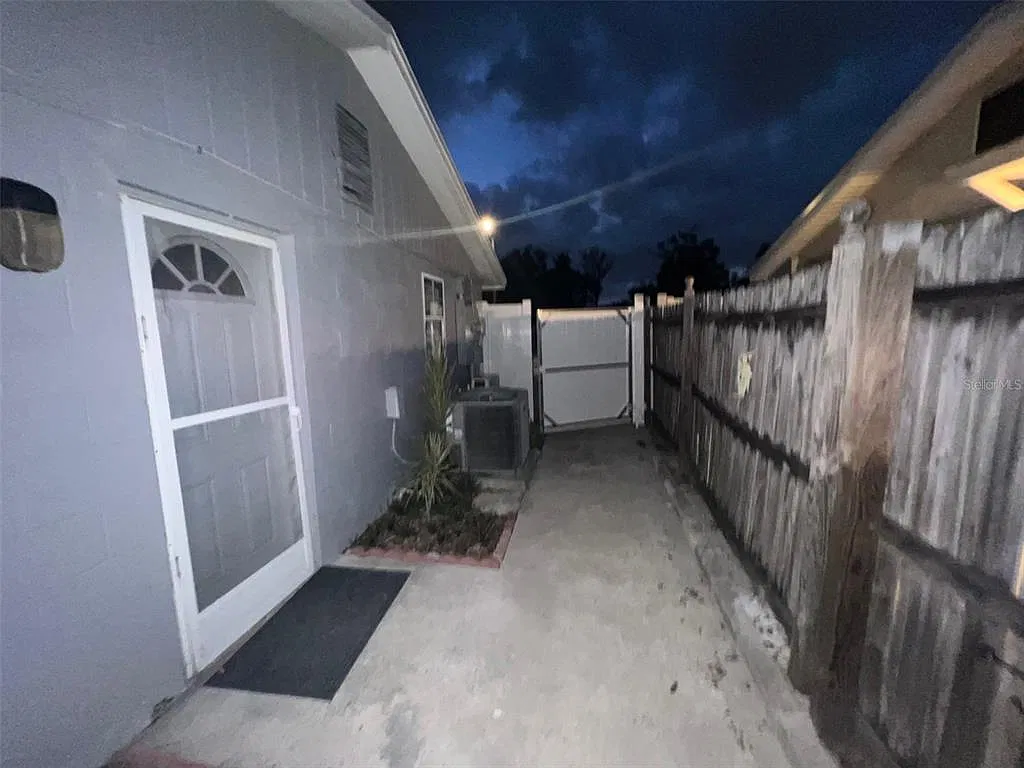 1 bed, 1.0 bath, 225 sqft, $1,250 — Photo 2