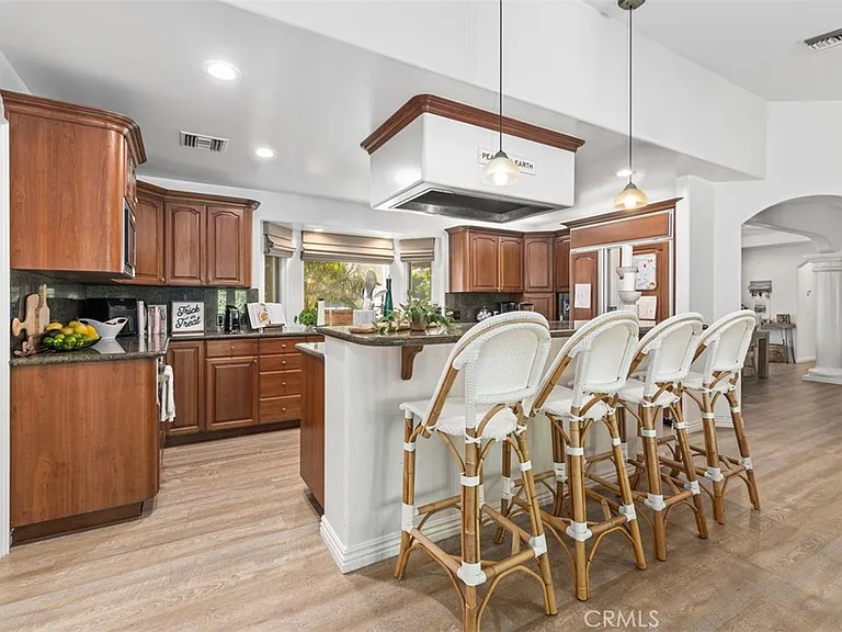 600 Cliff Dr — Photo 18