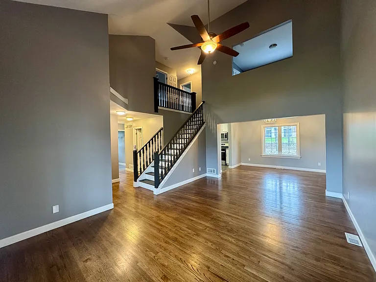 305 Arbordale Dr #1 — Photo 4