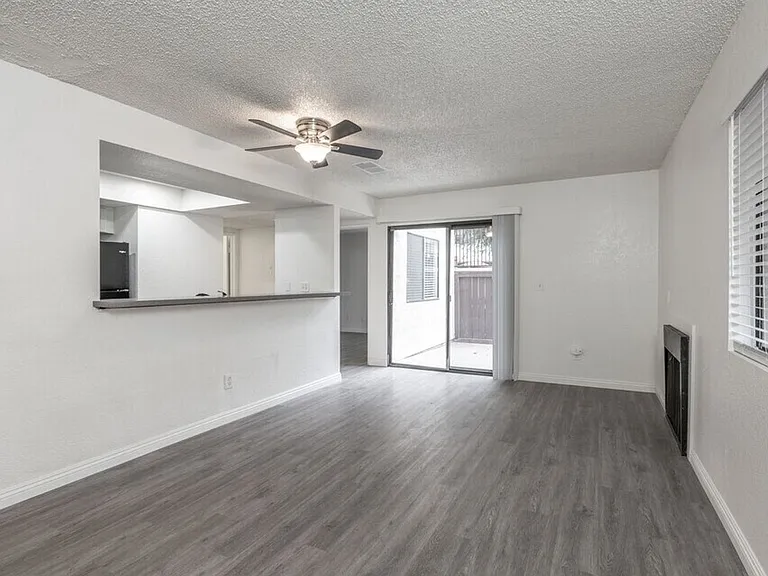 3573 Columbia Ave — Photo 5