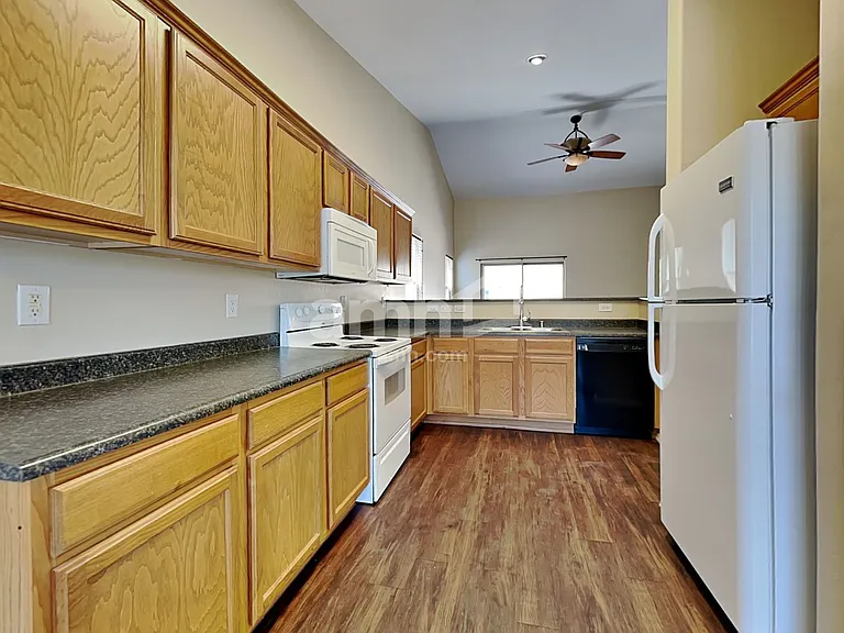 7202 S 45th Ave — Photo 3