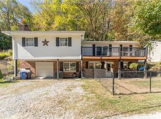 211 Snow Hill Dr, Charleston, WV 25311