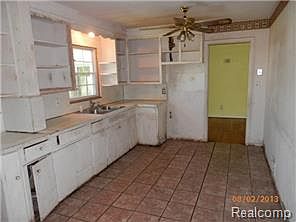 3rd image of 16900 Mount Vernon St