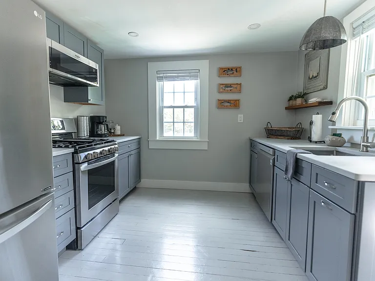 31 Warner St #2 — Photo 2