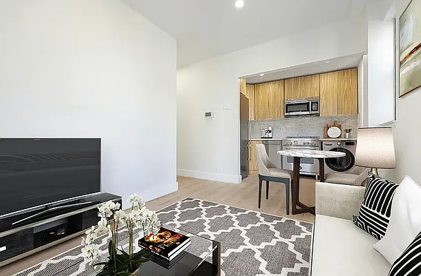 Rented by REAL New York | media 3