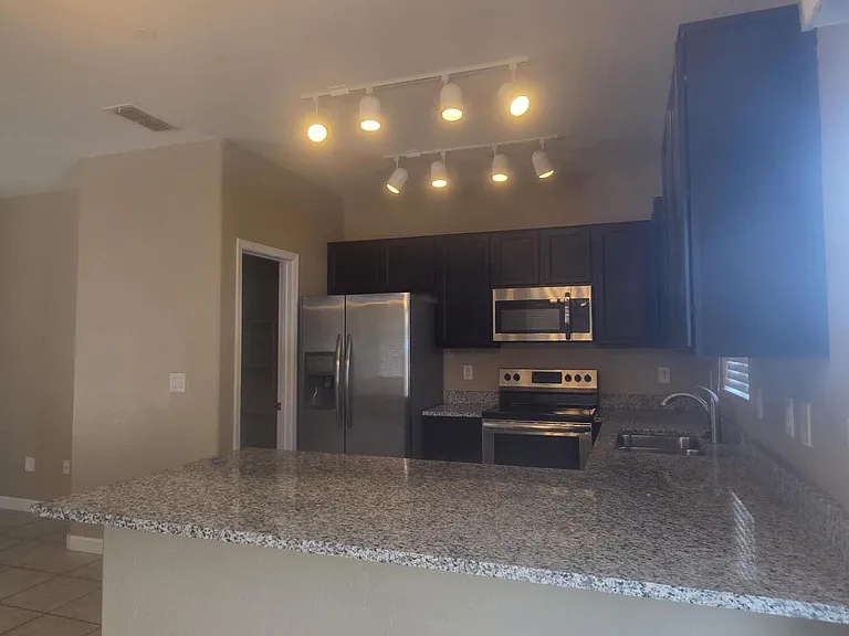 2150 W Alameda Rd #1229 — Photo 4