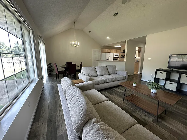 803 Ames Dr — Photo 7
