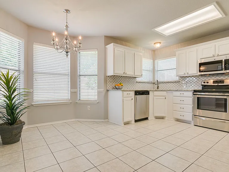 956 Carlin Ln — Photo 15