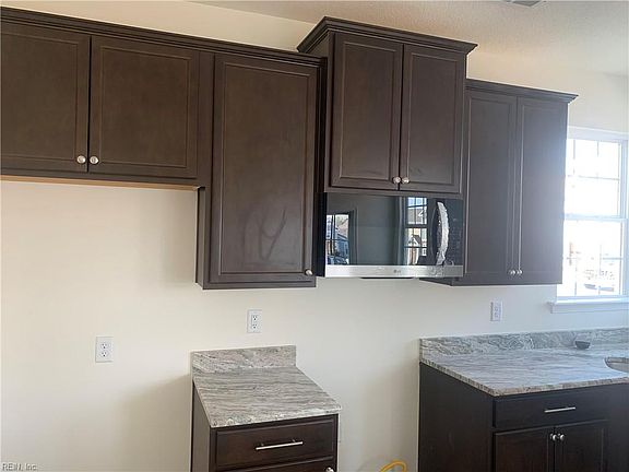 5th image of 1013 Robinson Rd #7C