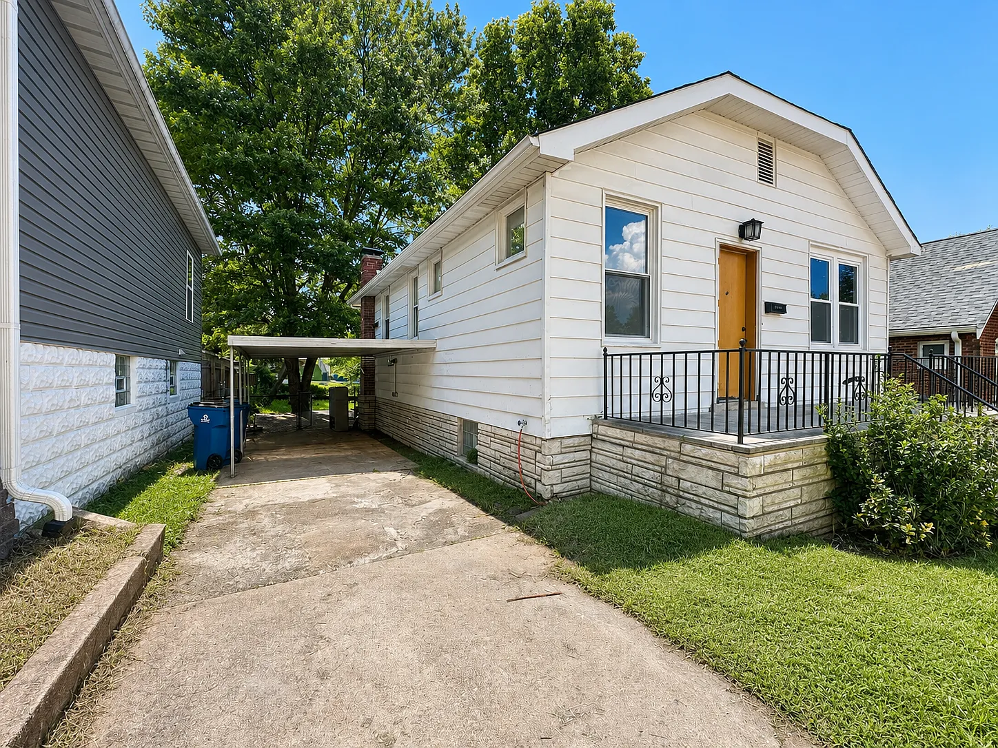 3 bed, 744 sqft, $1,850 — Photo 2