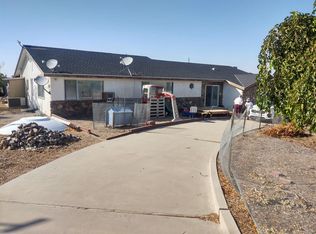 9350 Baker Rd, Lucerne Valley, CA 92356