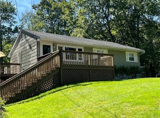31 Hillcrest Dr, Salisbury Mills, NY 12577
