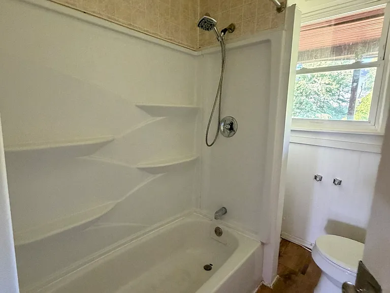 565 Main St #5 — Photo 6